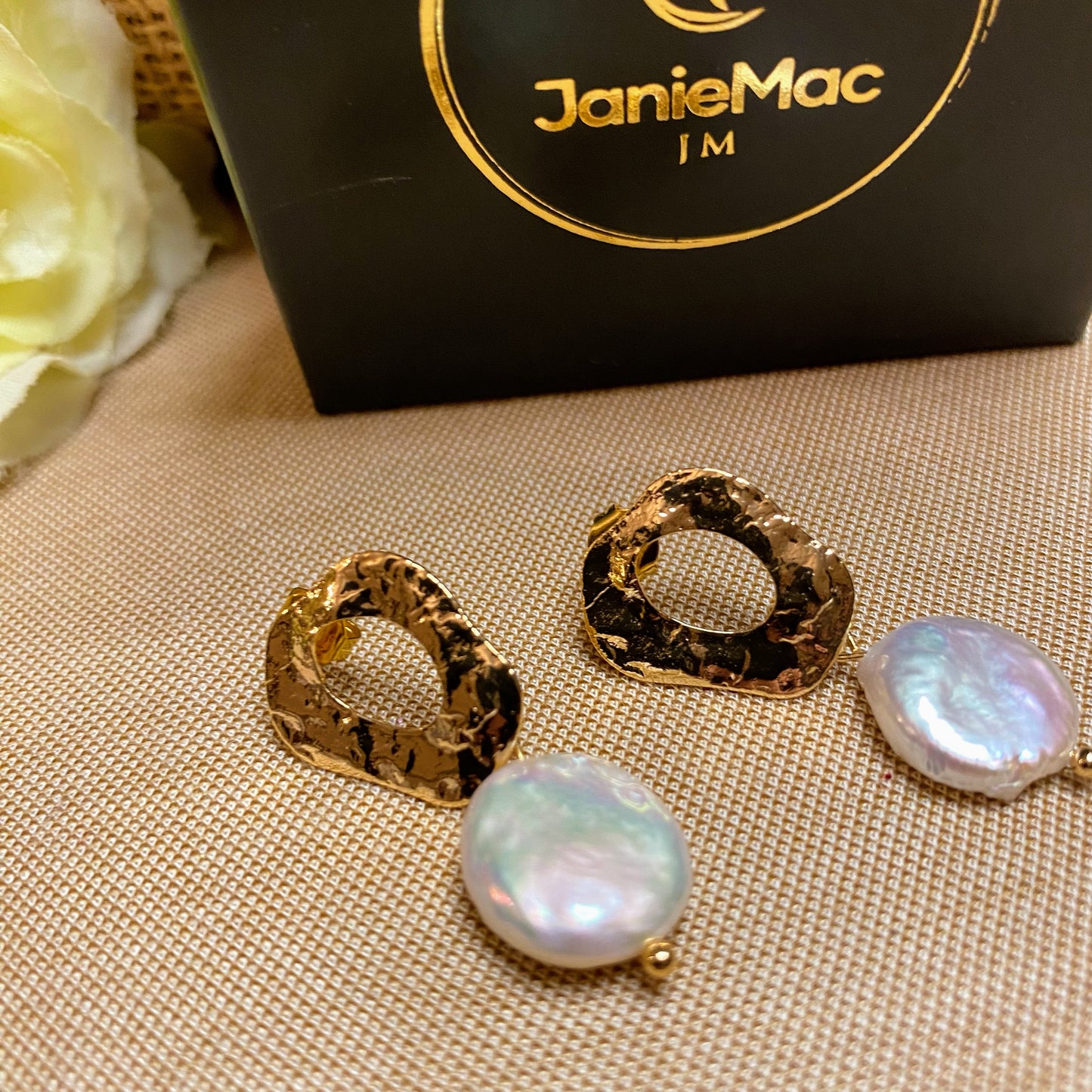 Ooooh That’s Nice Earrings!