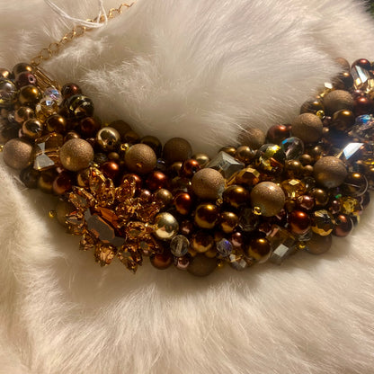 Vintage Brooch Collar