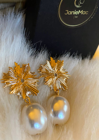 Oval Shell Pearl Earrings