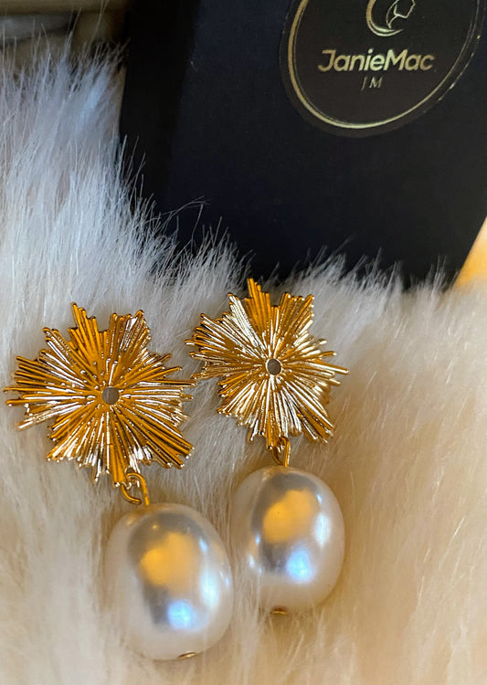 Oval Shell Pearl Earrings