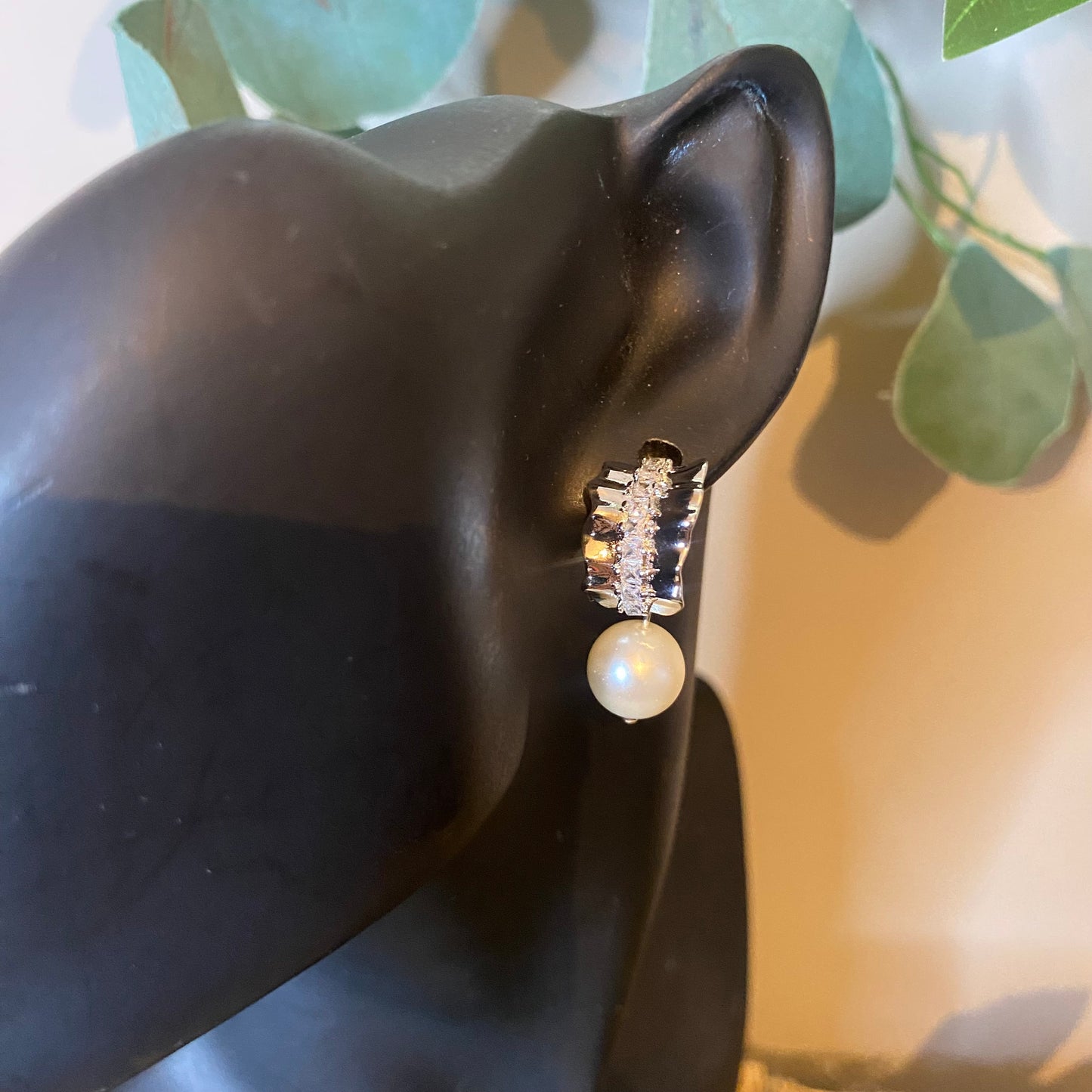 Fabulicous Pearl Earrings