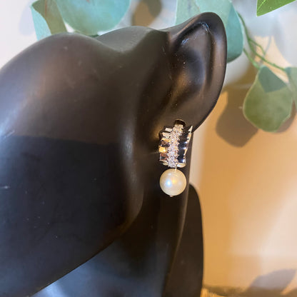 Fabulicous Pearl Earrings