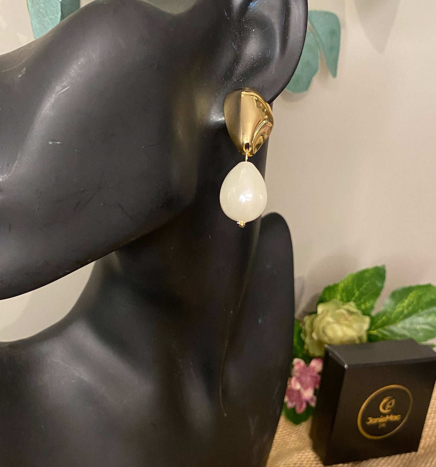 Drop Shell Pearl Earrings