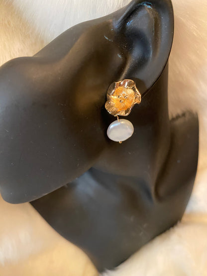 Cheery Flower with Barquoe Pearl Earrings