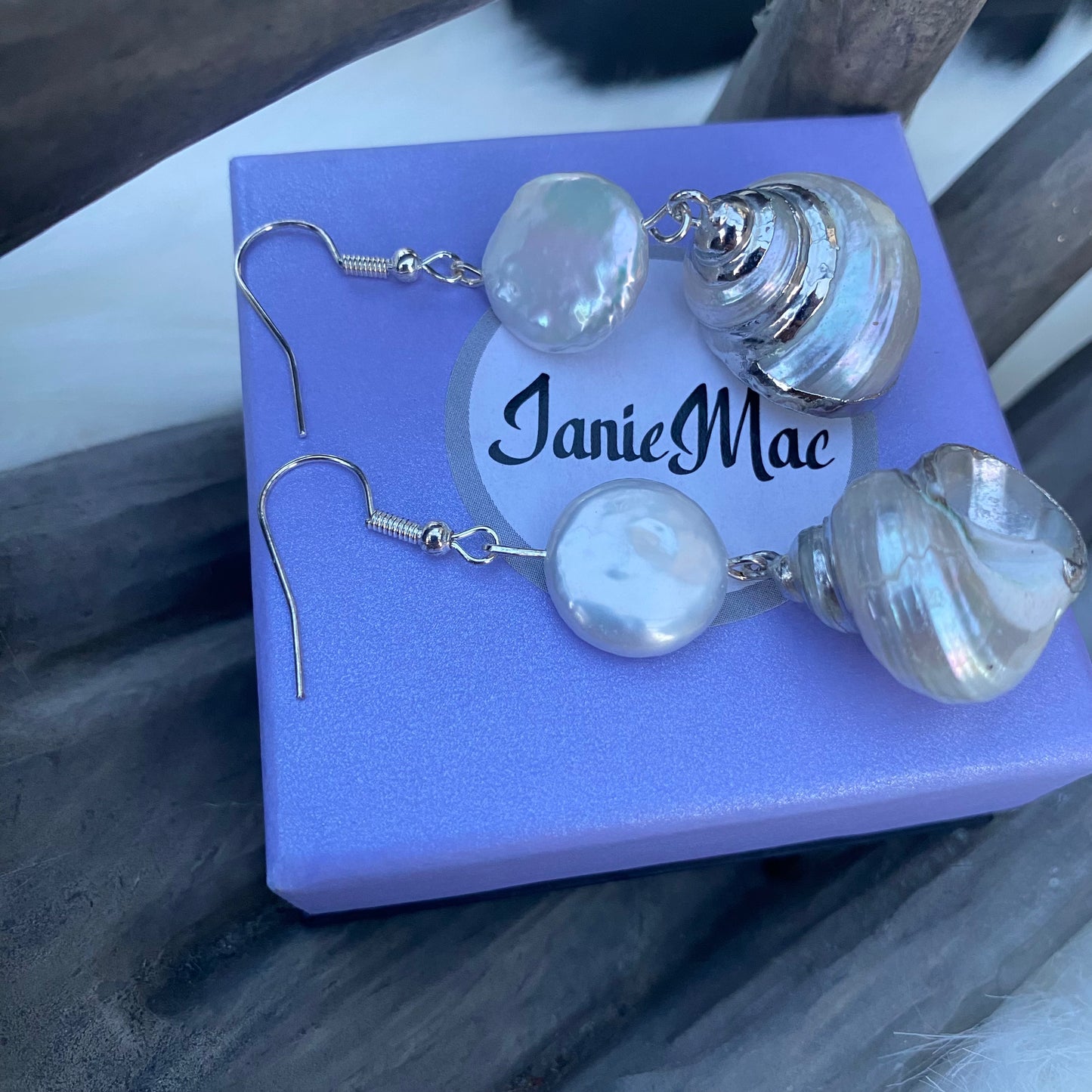 Shell Pearl Earrings